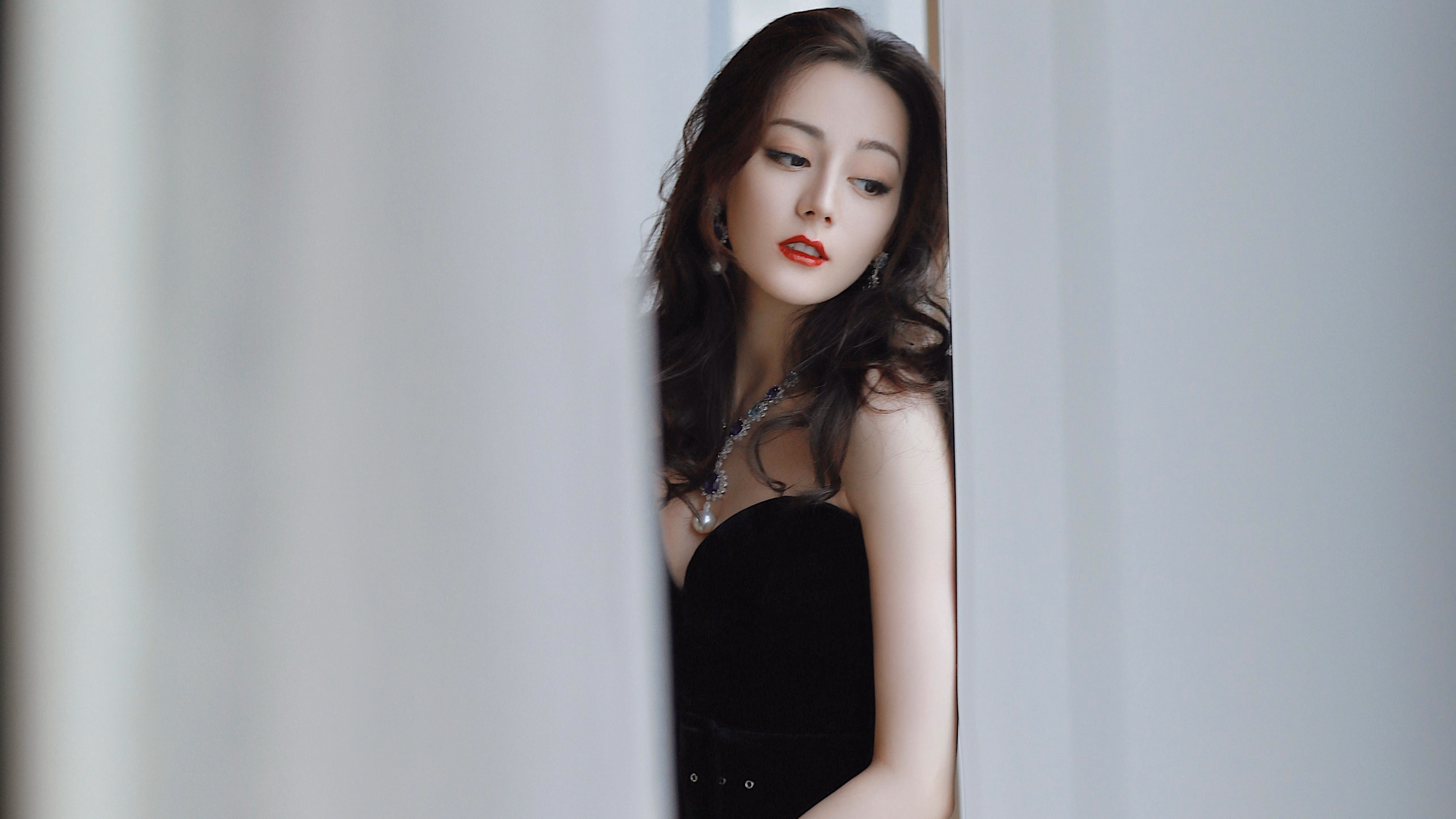 年轻跳水选手表现亮眼,未来可期,最年轻女子跳水冠军