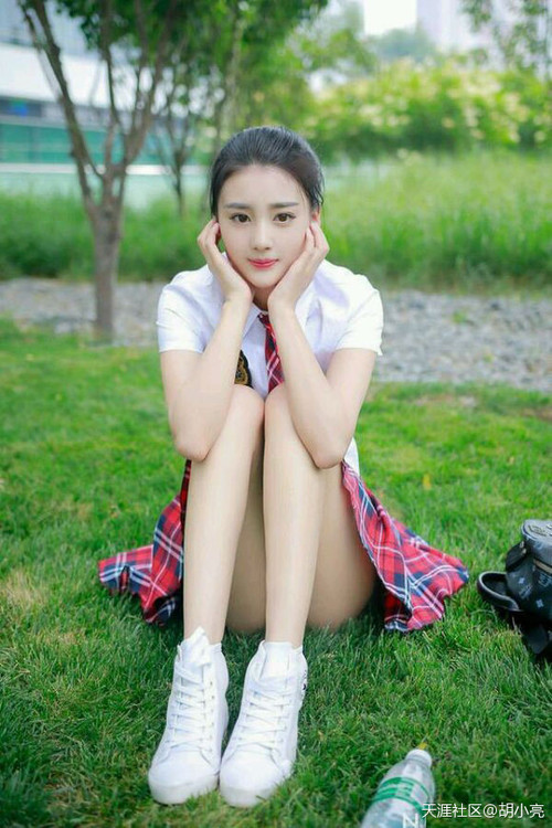 九游网游官网-蝶泳赛场比利时选手爆发力强，蝶泳比赛视频200米