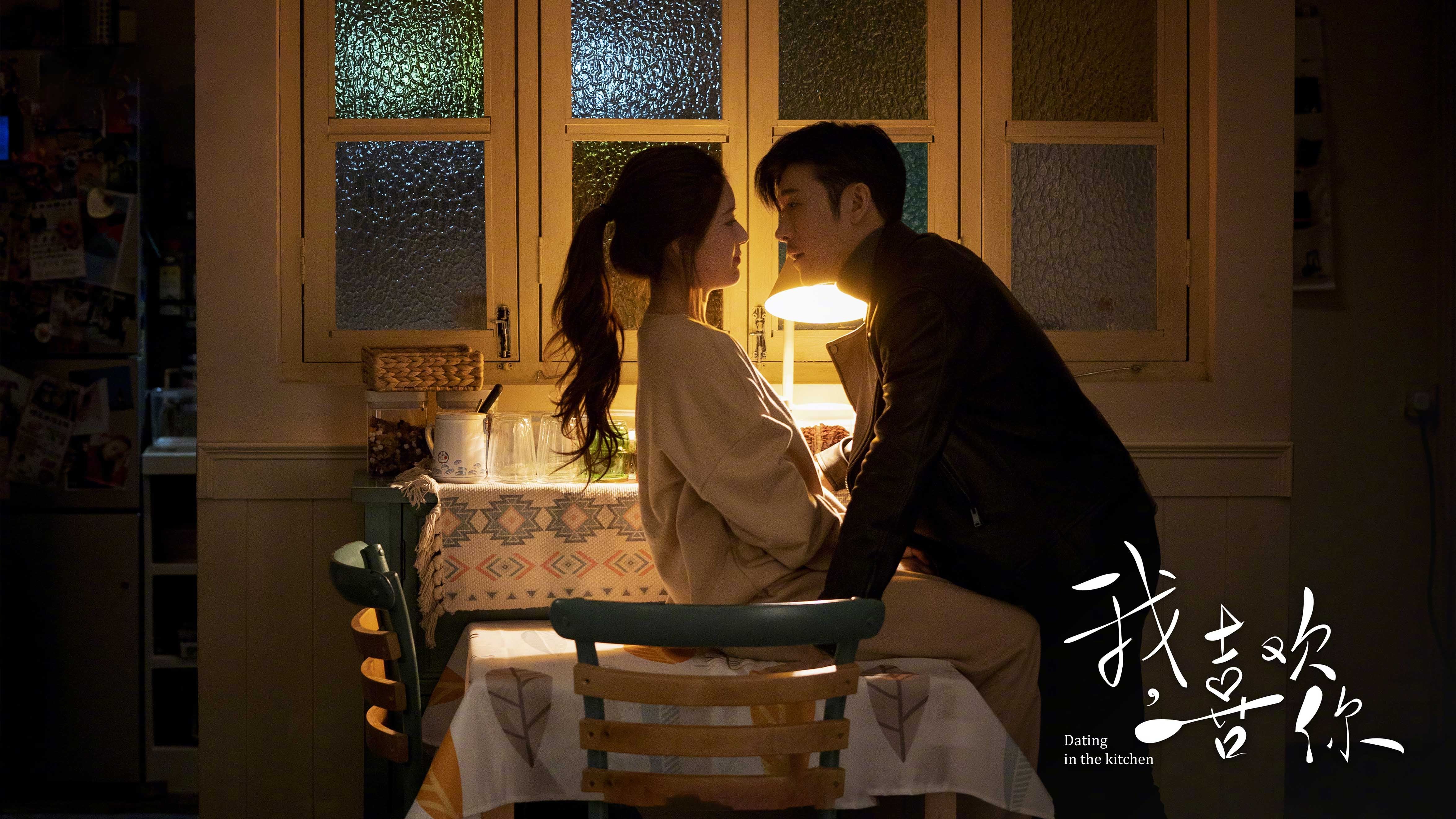 九游娱乐APP-詹姆斯亲自参与战术板设计分析，詹姆斯站上技术台